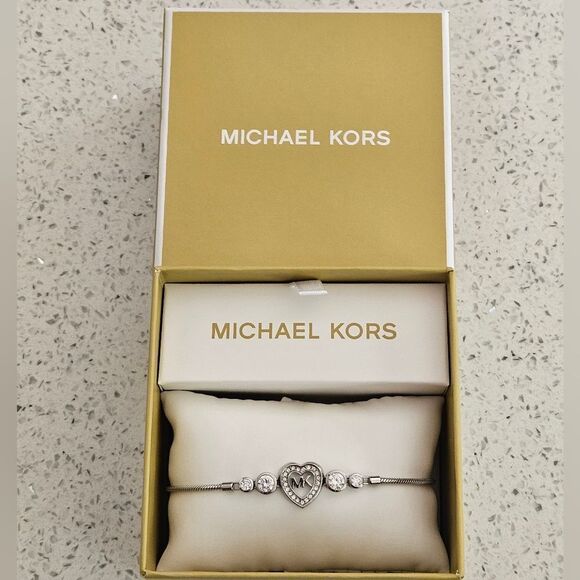 Michael Kors, Beautiful, fully adjustable Heart Bracelet. NWT - Picture 2 of 5